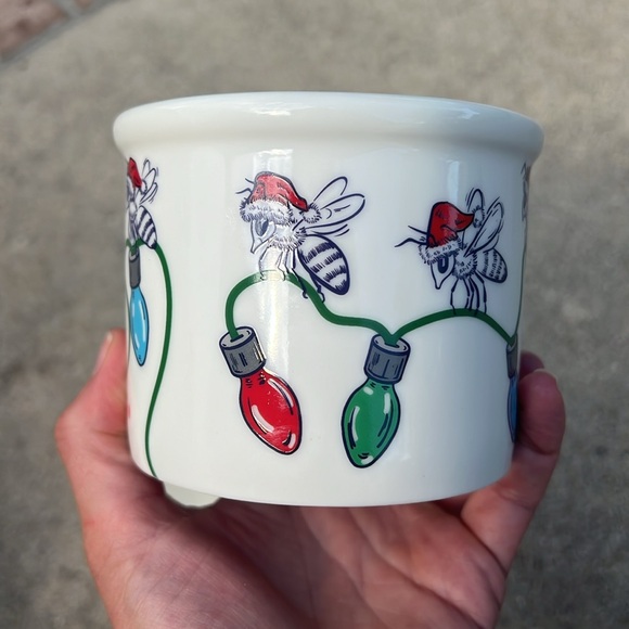 The Christmas Honey Bee Butter Bell Crock Santa hat Store Fresh Butter NEW - Picture 8 of 13